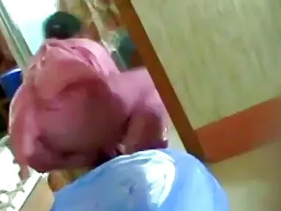 അവൾ എന്നെ ഓടിച്ചു, എന്നെ തട്ടിമാറ്റി