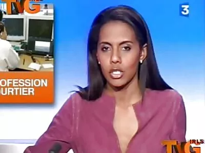 വെബ്‌ക്യാമിൽ നഗ്‌നനായി പുസി കാണിക്കുന്നു
