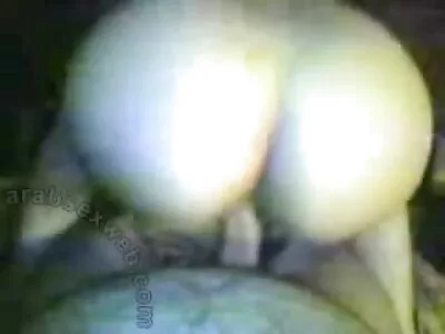 നല്ല സുന്ദരിയായ സ്വാഭാവിക സുന്ദരി പിന്നിൽ നിന്ന് ചീത്തയായി