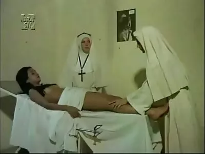 വീട്ടിൽ കൊള്ളയടിക്കുന്ന നായ്ക്കുട്ടിയുടെ ശൈലി