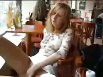 തല കൊടുക്കുന്ന സെക്സി ബേബ്